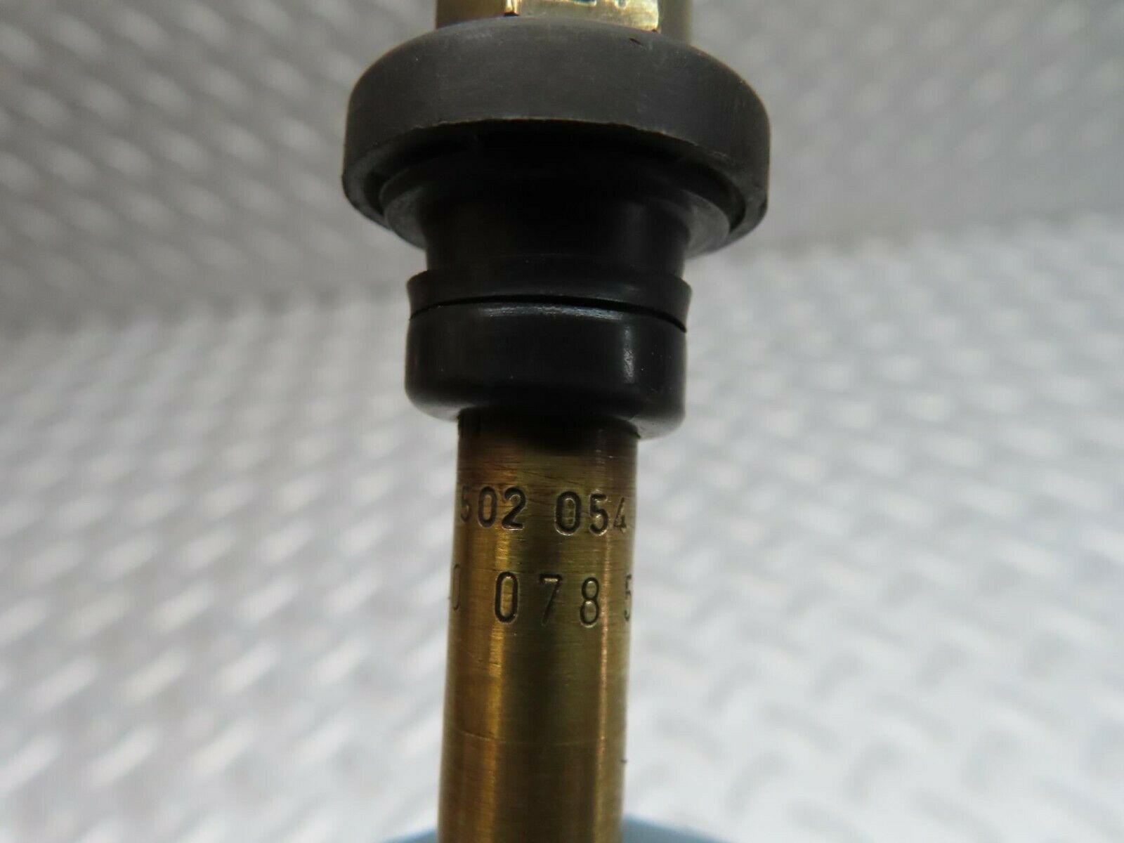 12169 Mercedes-Benz R129 300SL Coupe Fuel Injector 0437502054