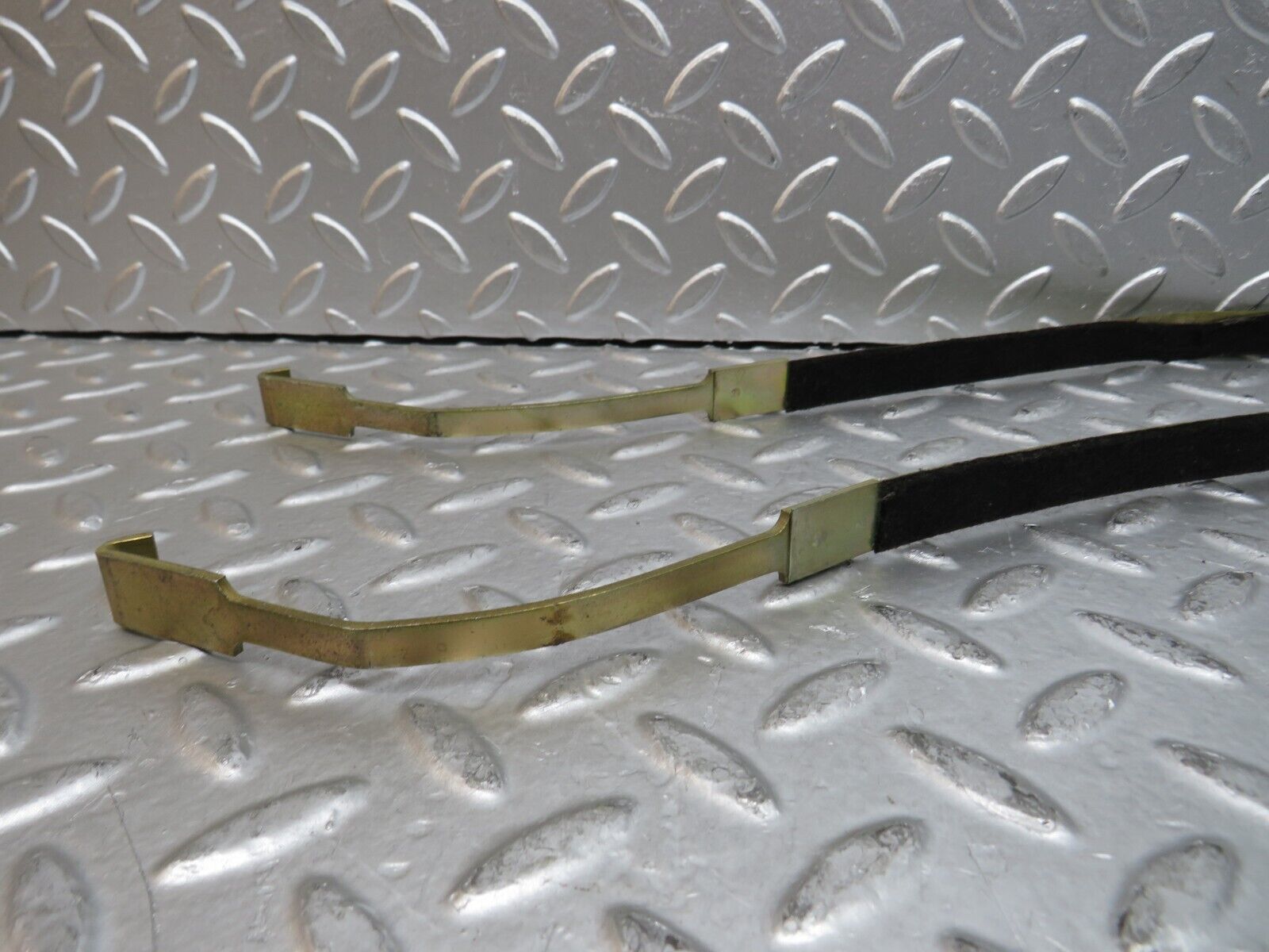 29935 Mercedes-Benz W123 230E Heater Box Holder Strap