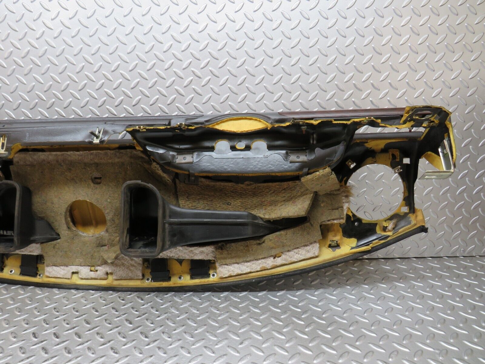 28911 Mercedes-Benz C124 320CE Coupe Dashboard Brown