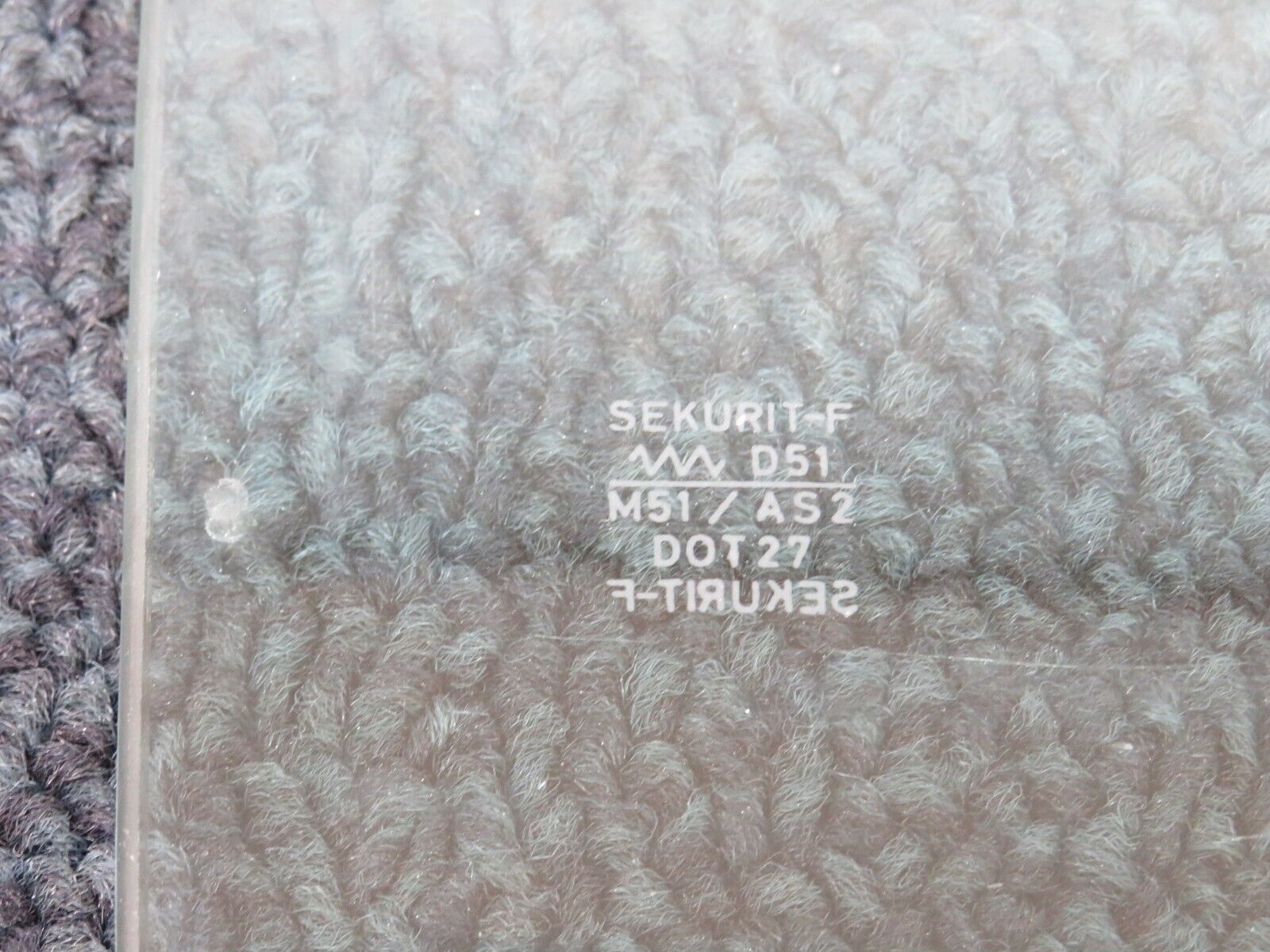 37514 Mercedes-Benz W109 300SEL Front Left Door Window Glass