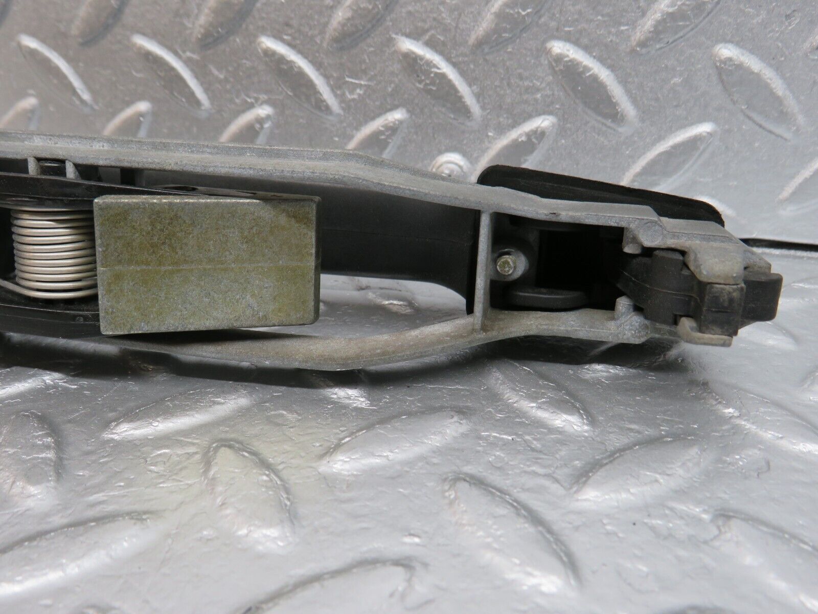 39769 Mercedes-Benz R129 320SL Coupe Left Door Exterior Handle