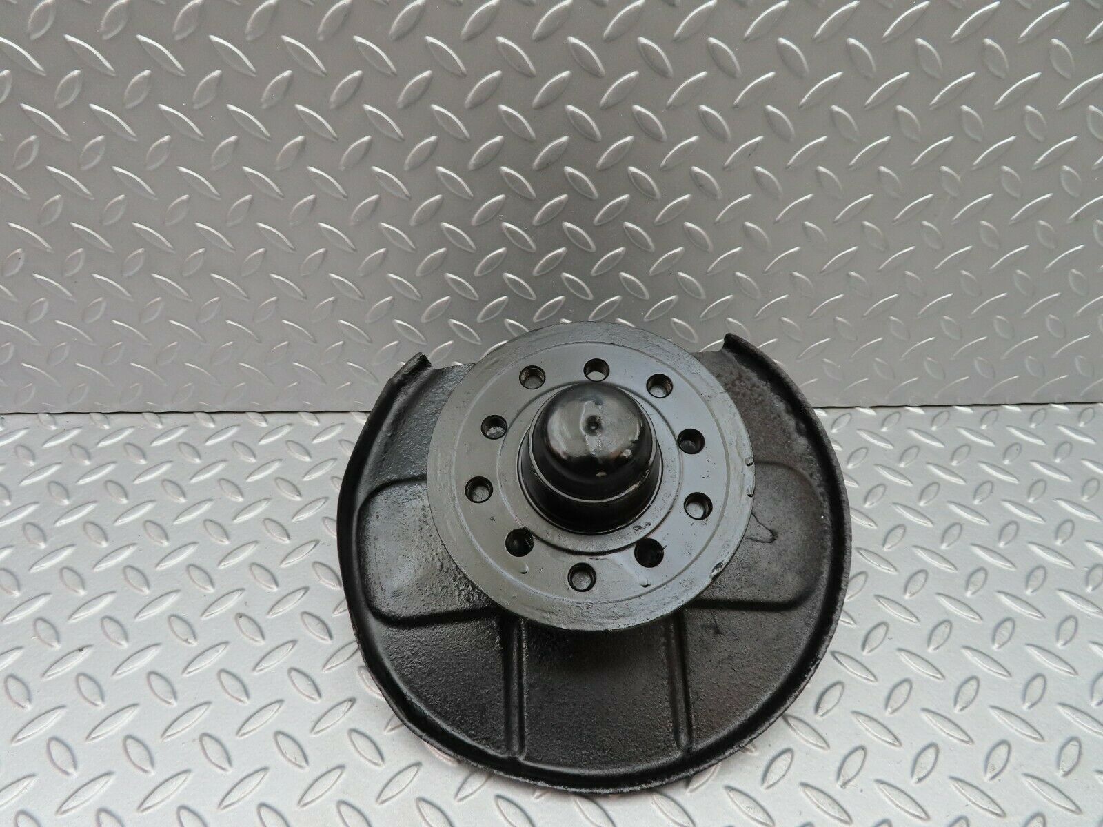 5521 Mercedes-Benz W114 280CE Front Left Wheel Hub