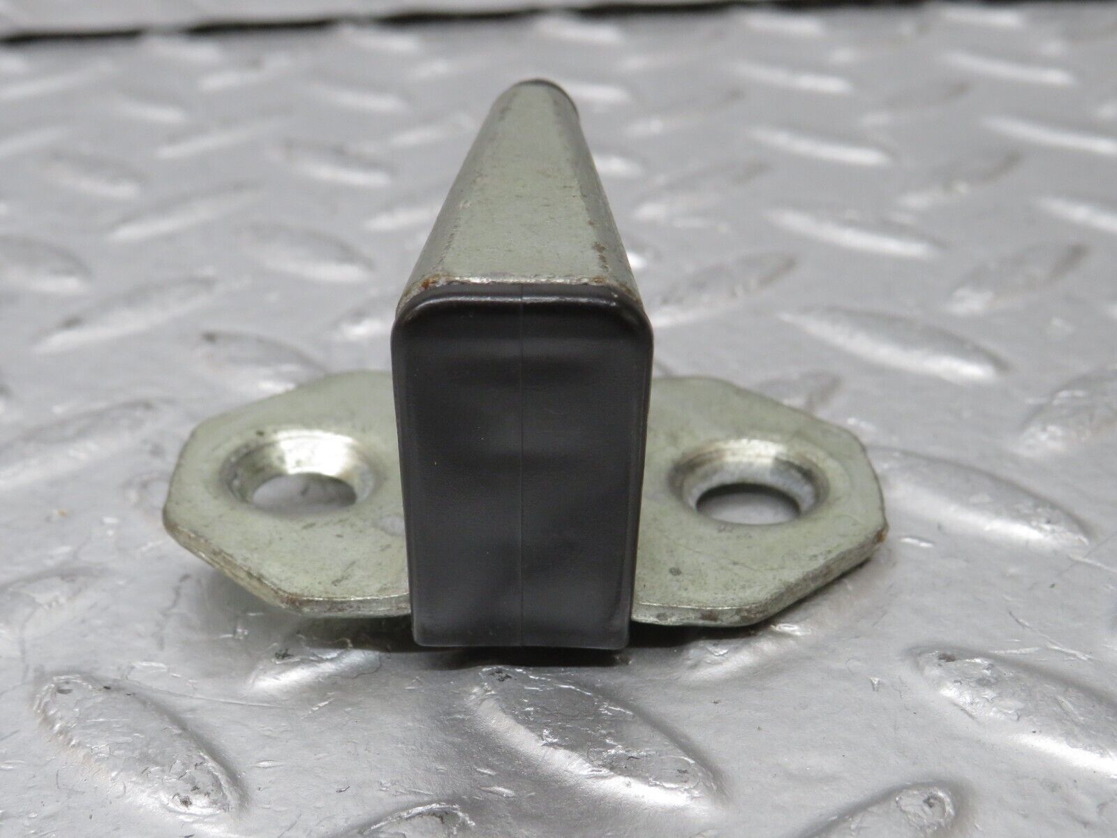 34892 Mercedes-Benz W210 320E Door Lock Latch