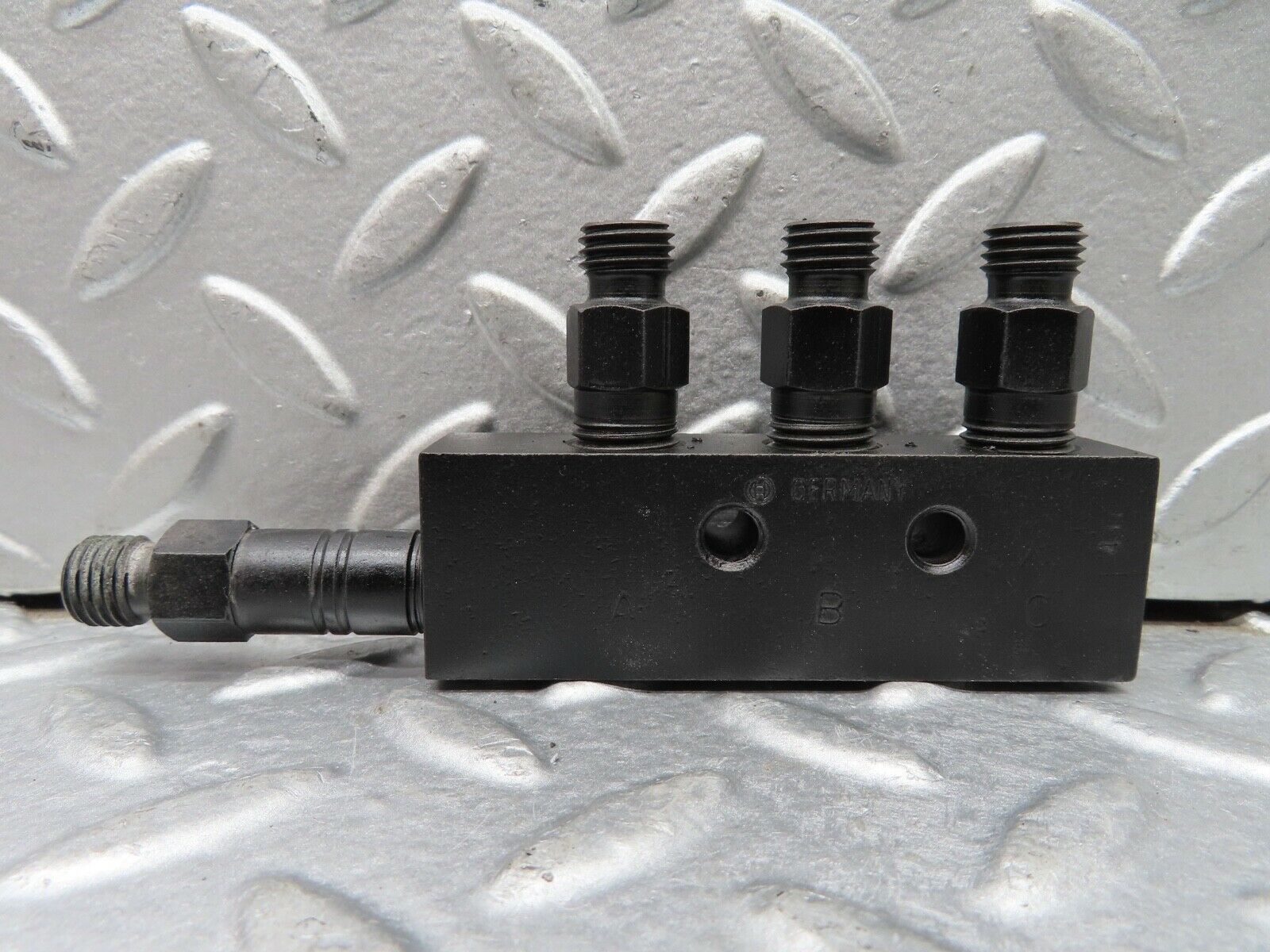 18310 Mercedes-Benz W111 220SE Coupe Fuel Injection Distributor EPVT1P1Z