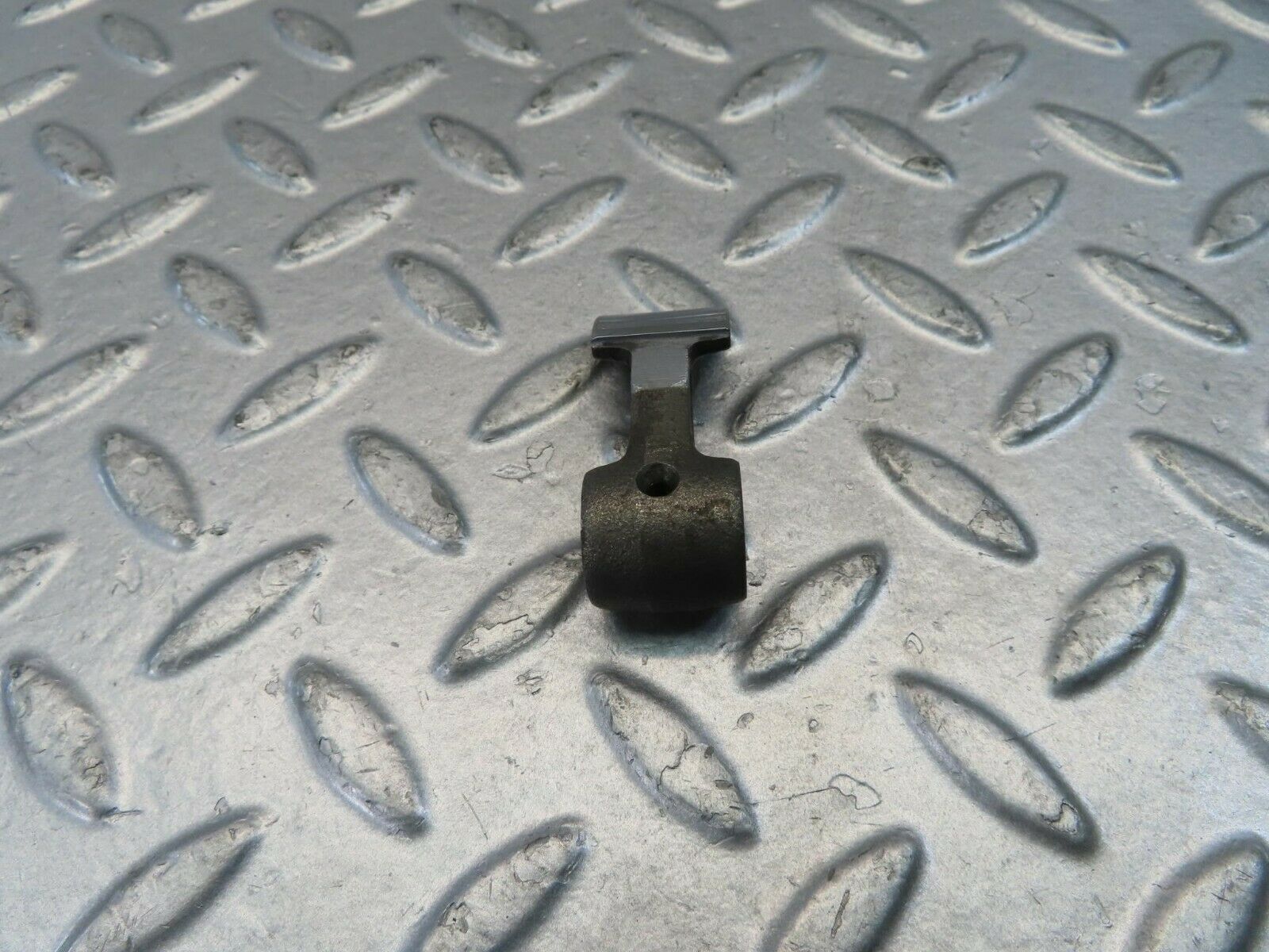 10979 Mercedes-Benz W115 220D Rocker Arm