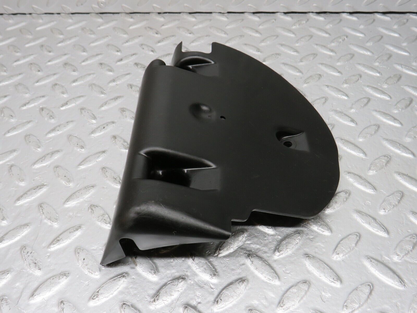 33398 Mercedes-Benz W202 C180 Fuel Tank Plastic Cover 2024710287