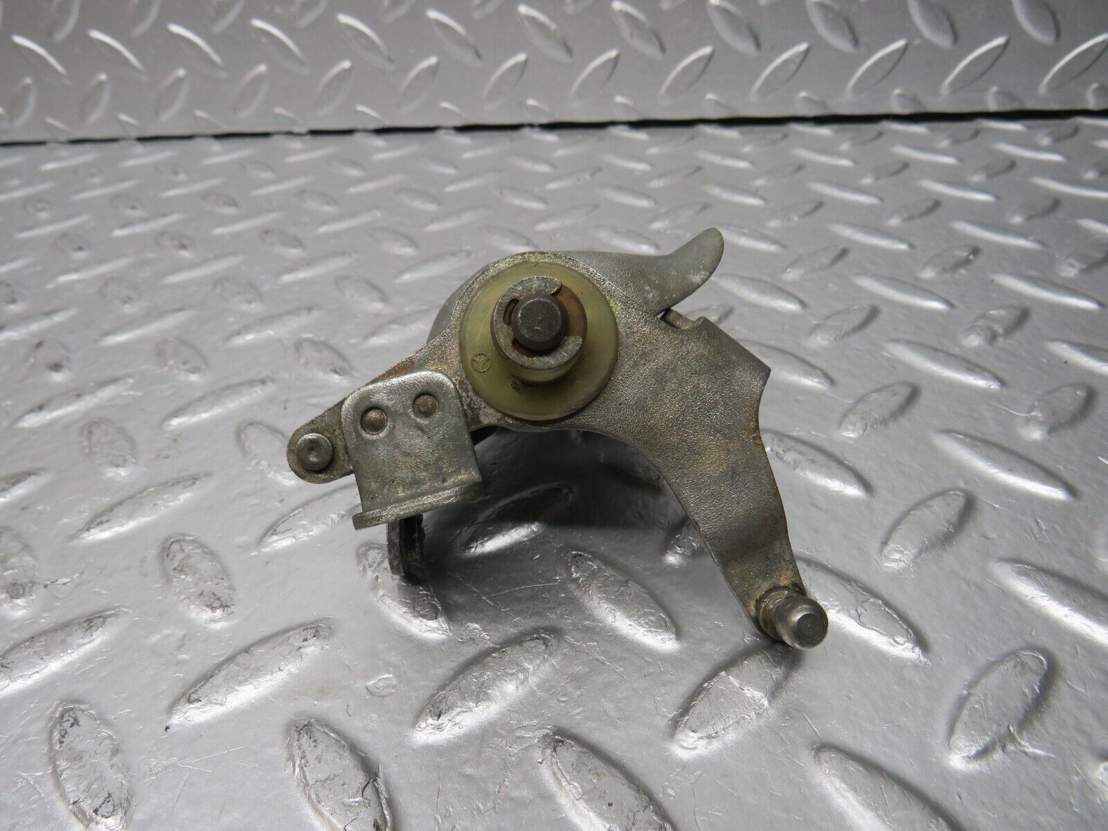 31158 Mercedes-Benz W123 200D Throttle Linkage