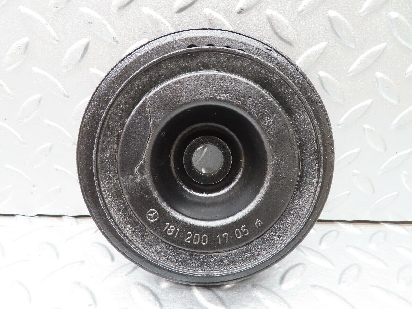 18539 Mercedes-Benz W136 170V Crankshaft Pulley 1812001705