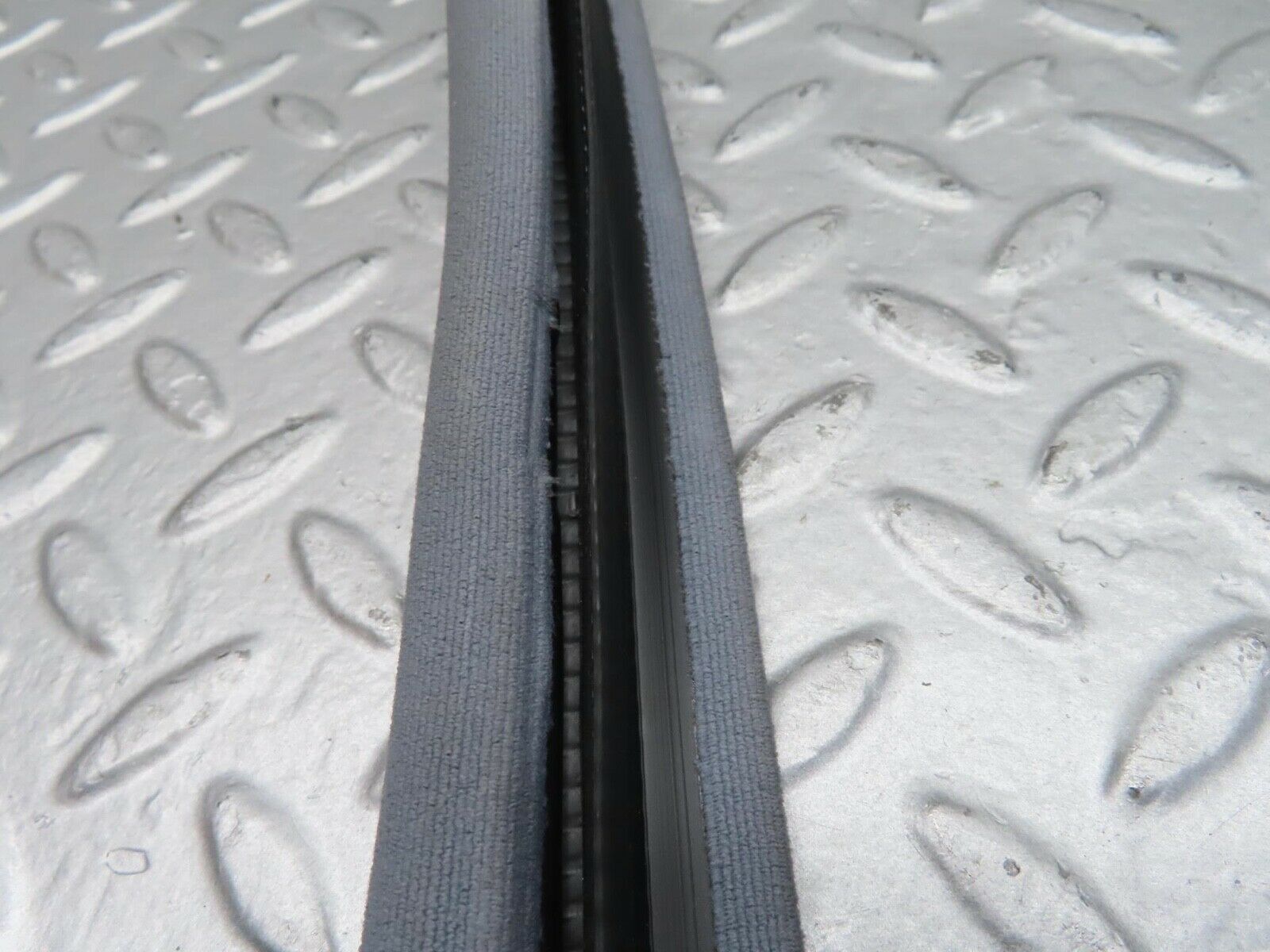 15022 Mercedes-Benz W140 S320 Rear Left Door Seal