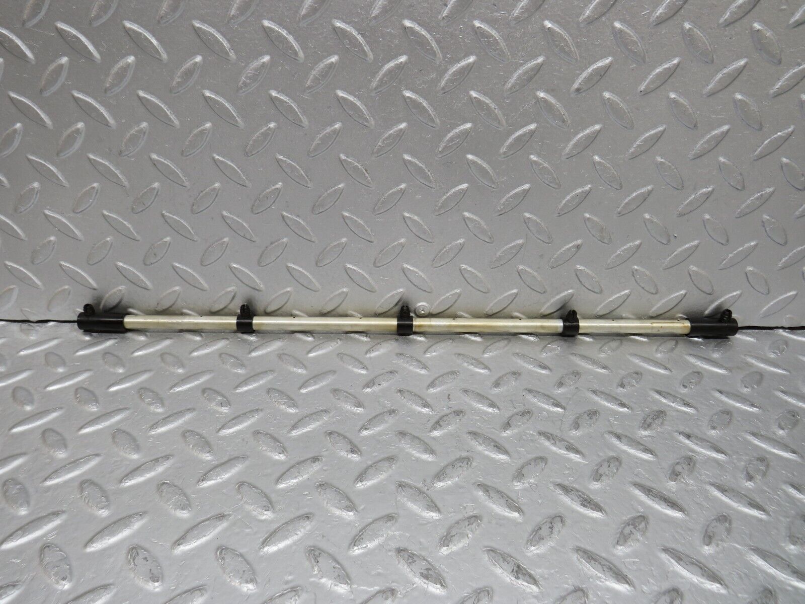 37140 Mercedes-Benz C126 420SEC Coupe Camshaft Oil Tube