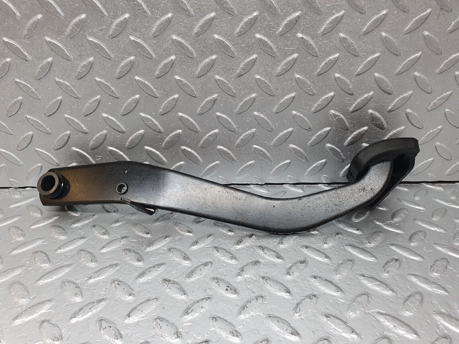 41457 Mercedes-Benz W124 200E Brake Pedal With Rubber 2012920082