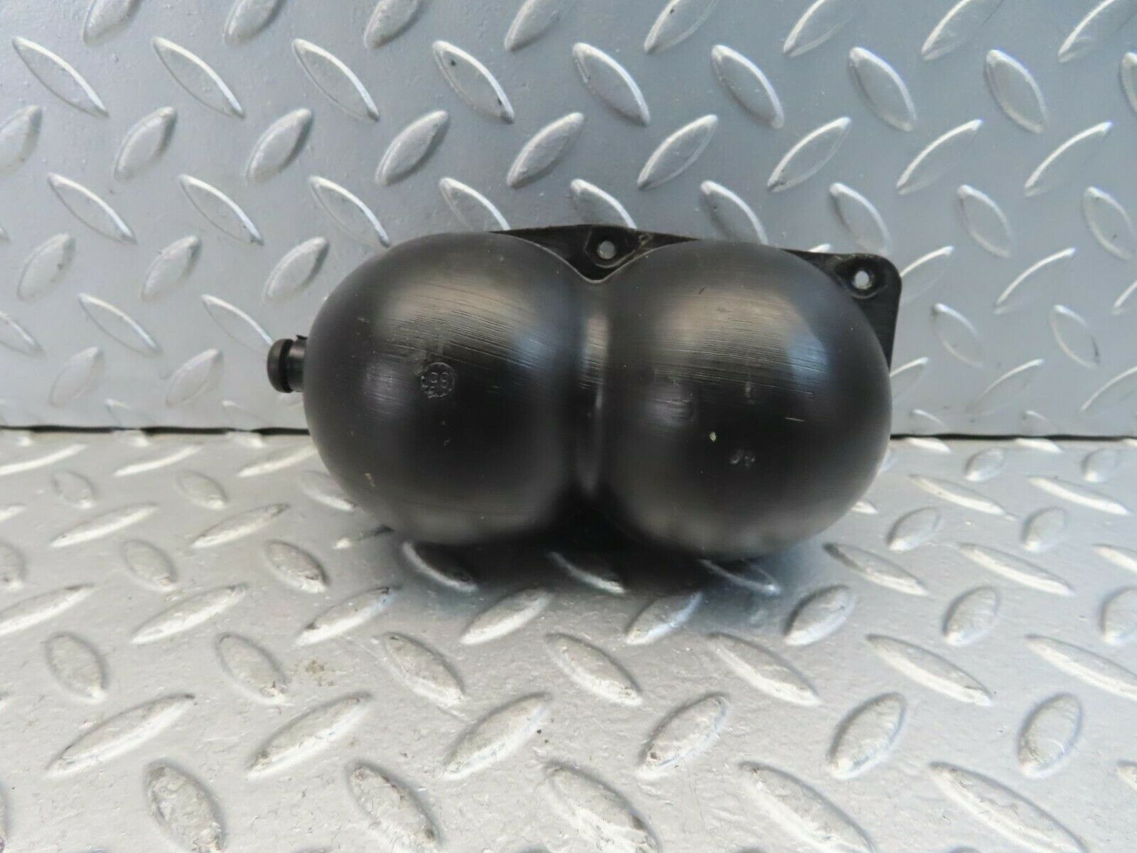 11418 Mercedes-Benz C123 230CE Coupe Vacuum Reservoir