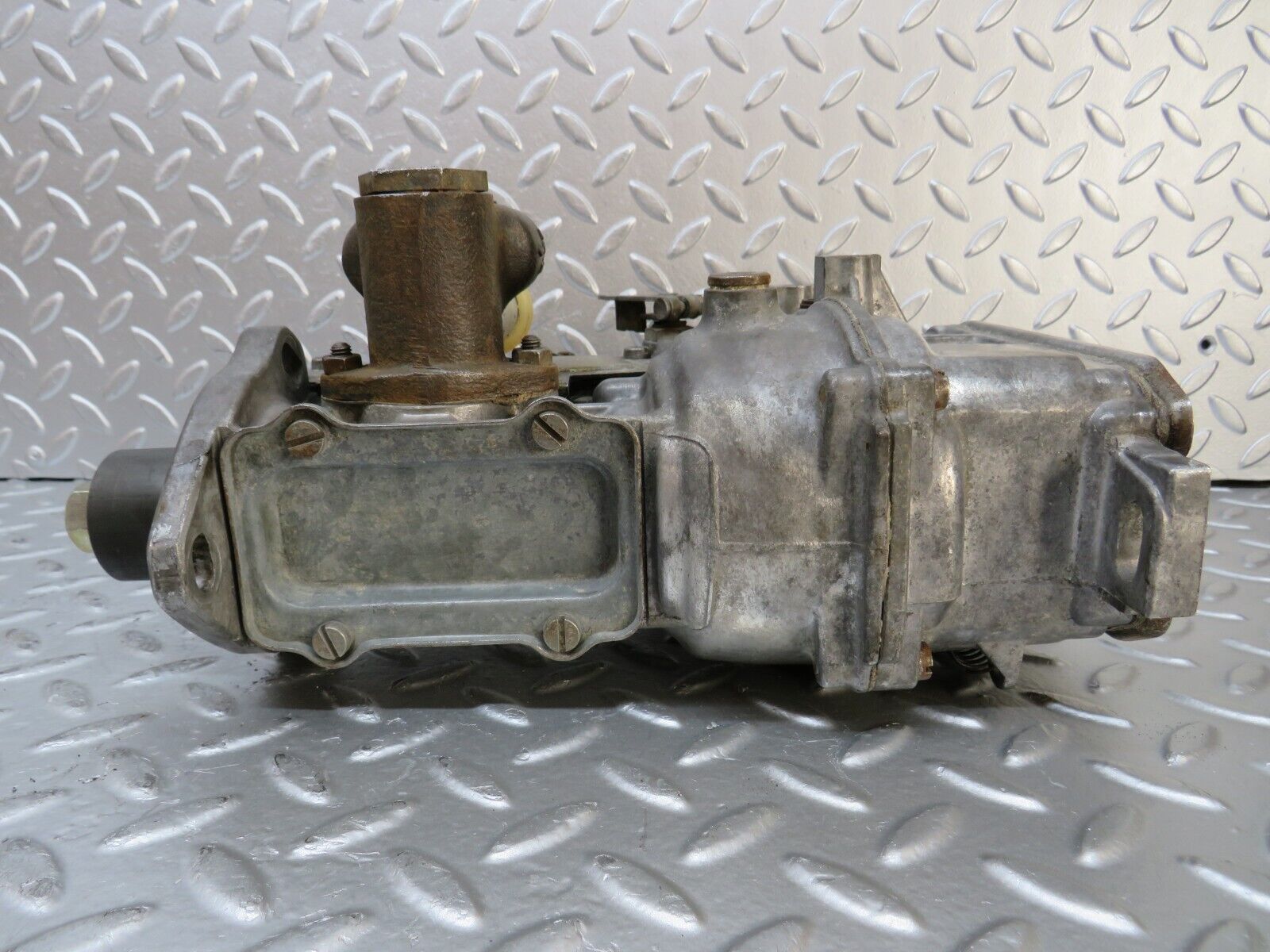 26954 Mercedes-Benz W123 240D Diesel Fuel Injection Pump Bosch 6160706801