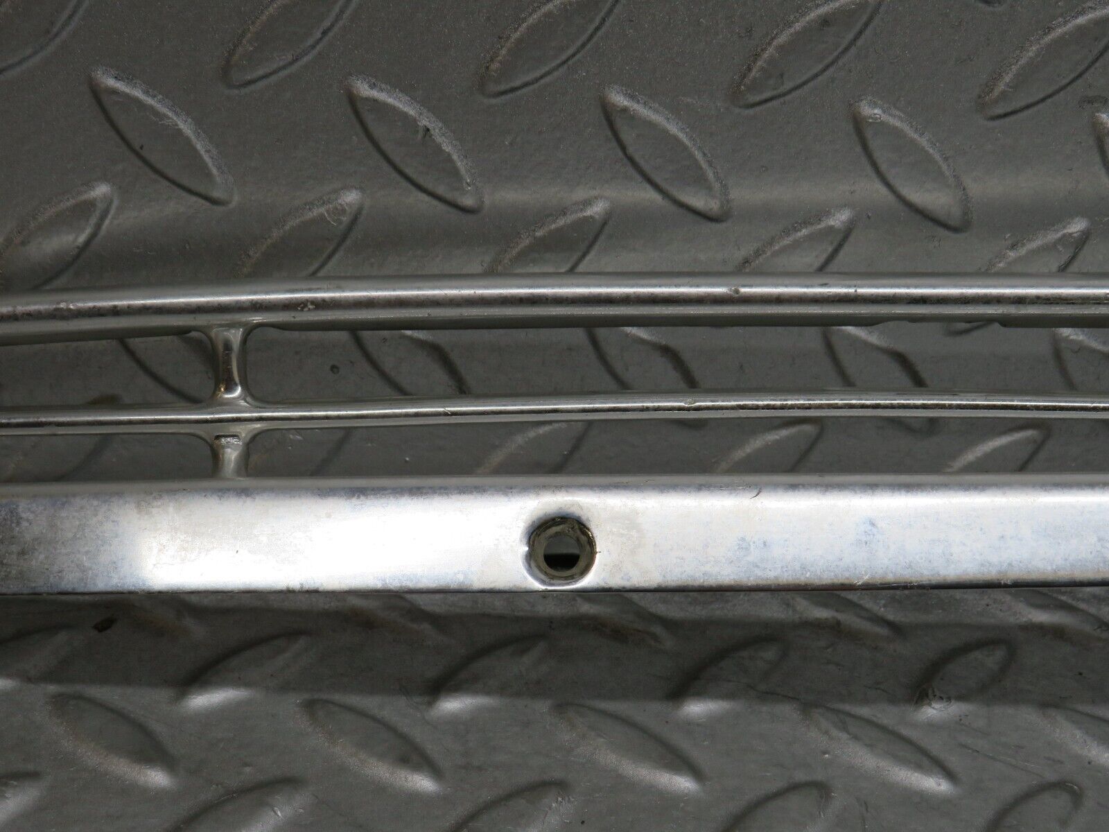 37373 Mercedes-Benz W109 300SEL Air Intake Chrome Grill