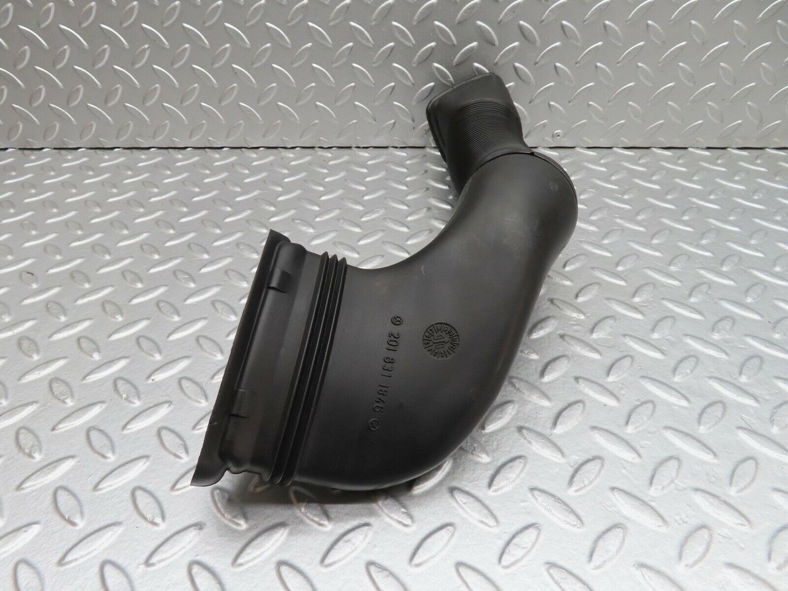 14749 Mercedes-Benz W201 190E Air Duct Pipe Hose Right 2018311646