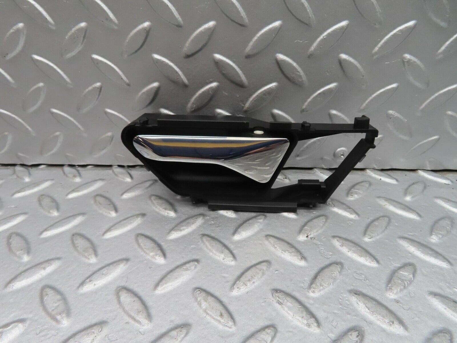 16250 Mercedes-Benz W124 260E Interior Door Handle Left Side 1247600161