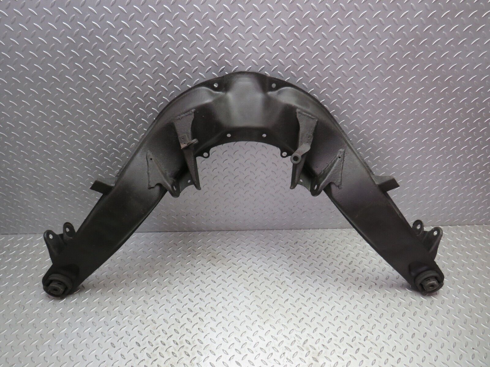 0411 Mercedes-Benz W116 Rear Subframe Axle Carrier Suspension