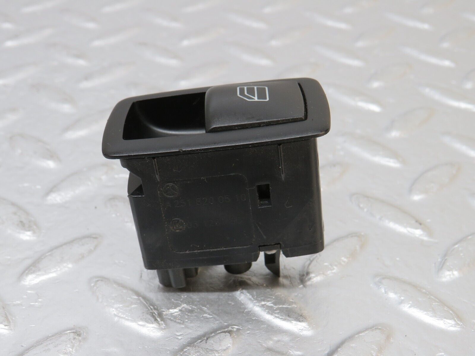 32744 Mercedes-Benz W245 Rear Right Electric Window Switch 2518200510