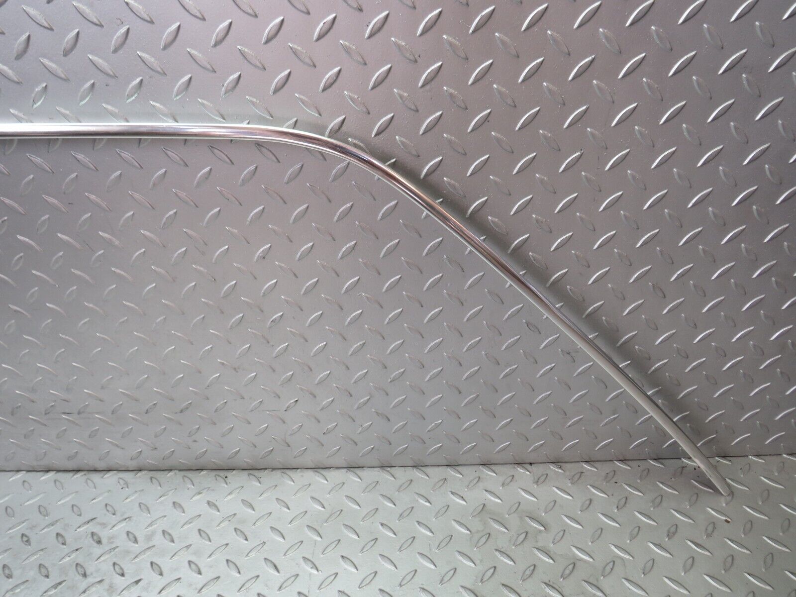 36325 Mercedes-Benz W126 420SE Roof Chrome Trim Left Side