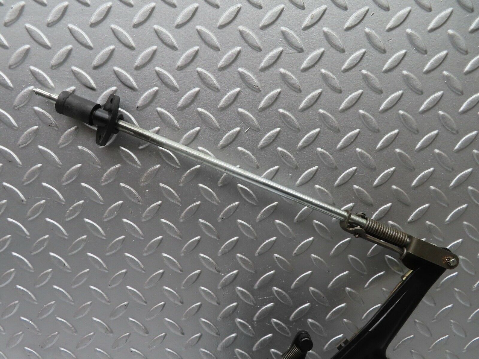 21573 Mercedes-Benz W126 300SE Handbrake Regulator