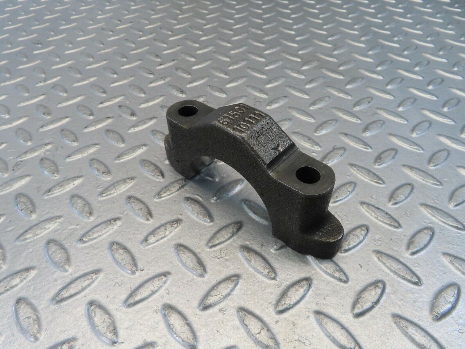 10991 Mercedes-Benz W115 220D Crankshaft Bearing Holder Block 6150110111