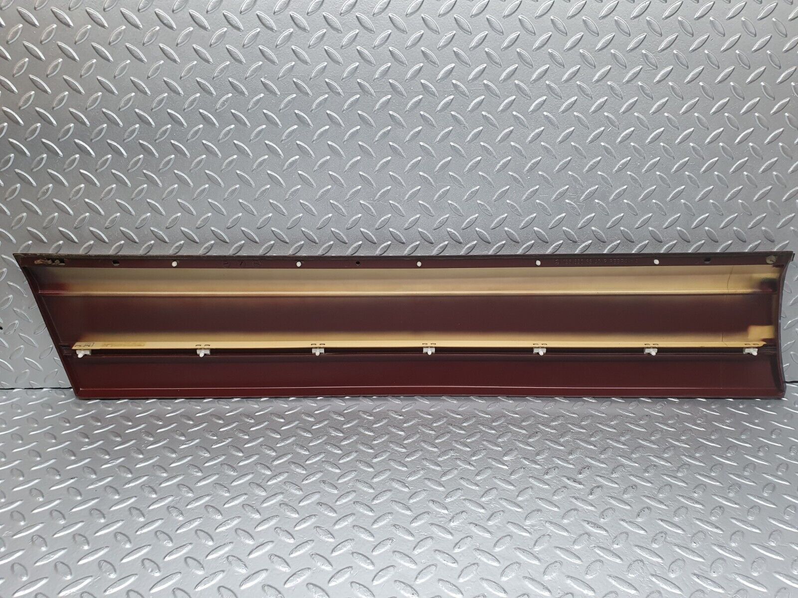 40910 Mercedes-Benz W126 300SE Front Right Door Moulding Trim 1266903840