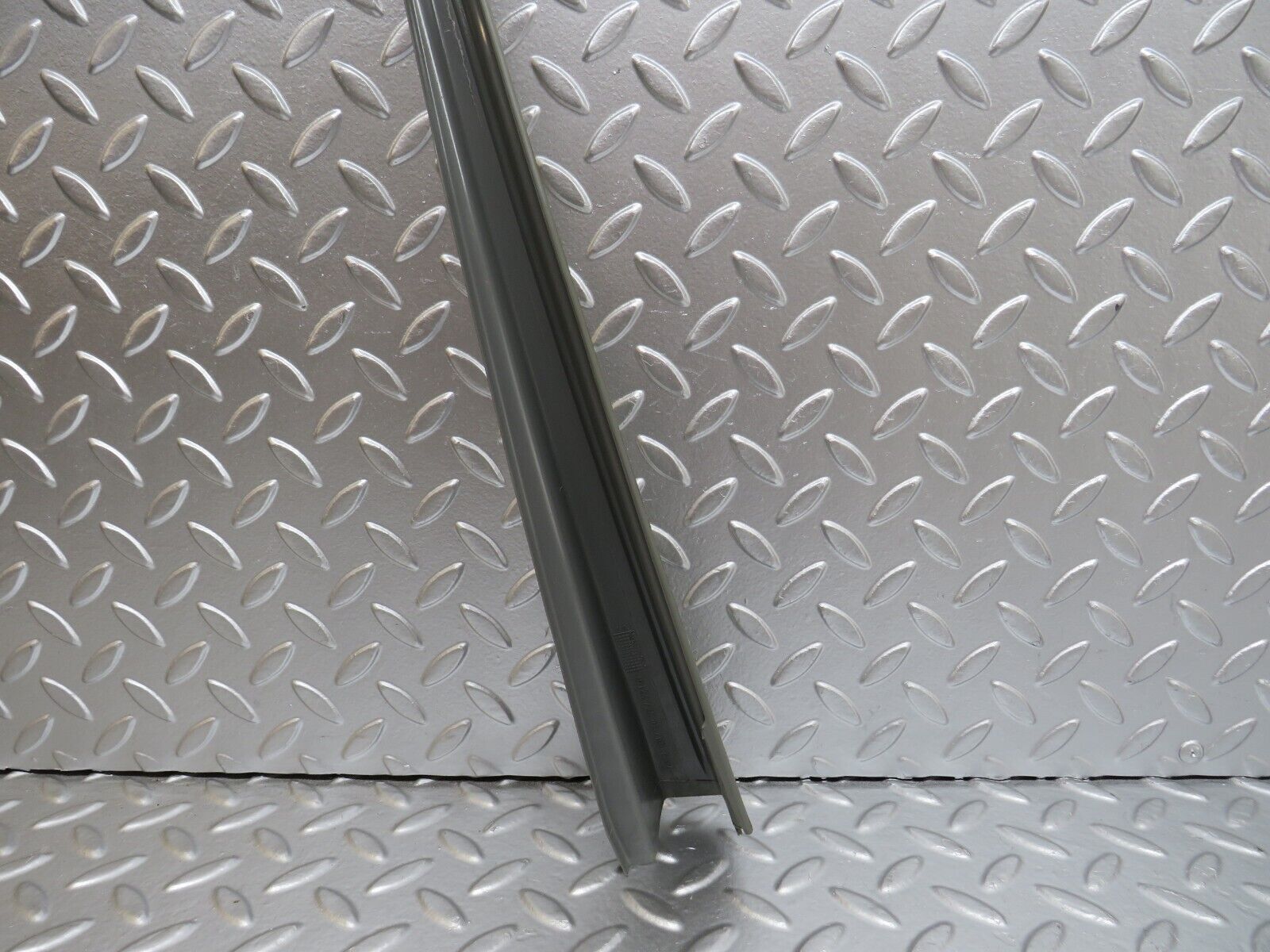 25750 Mercedes-Benz W124 280E F. Right Door Window Frame Trim Cover 1247250271