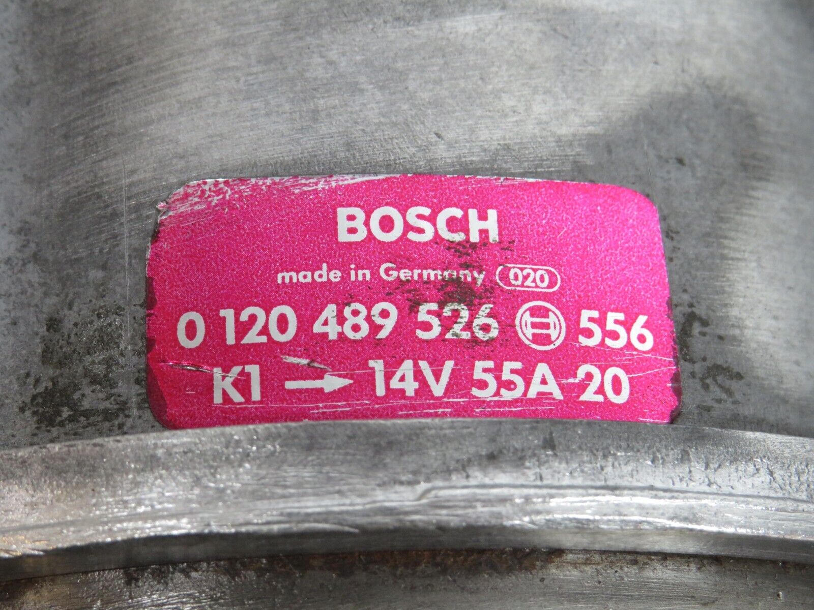 0050 Mercedes-Benz W116 350SE Alternator Bosch 0120489526