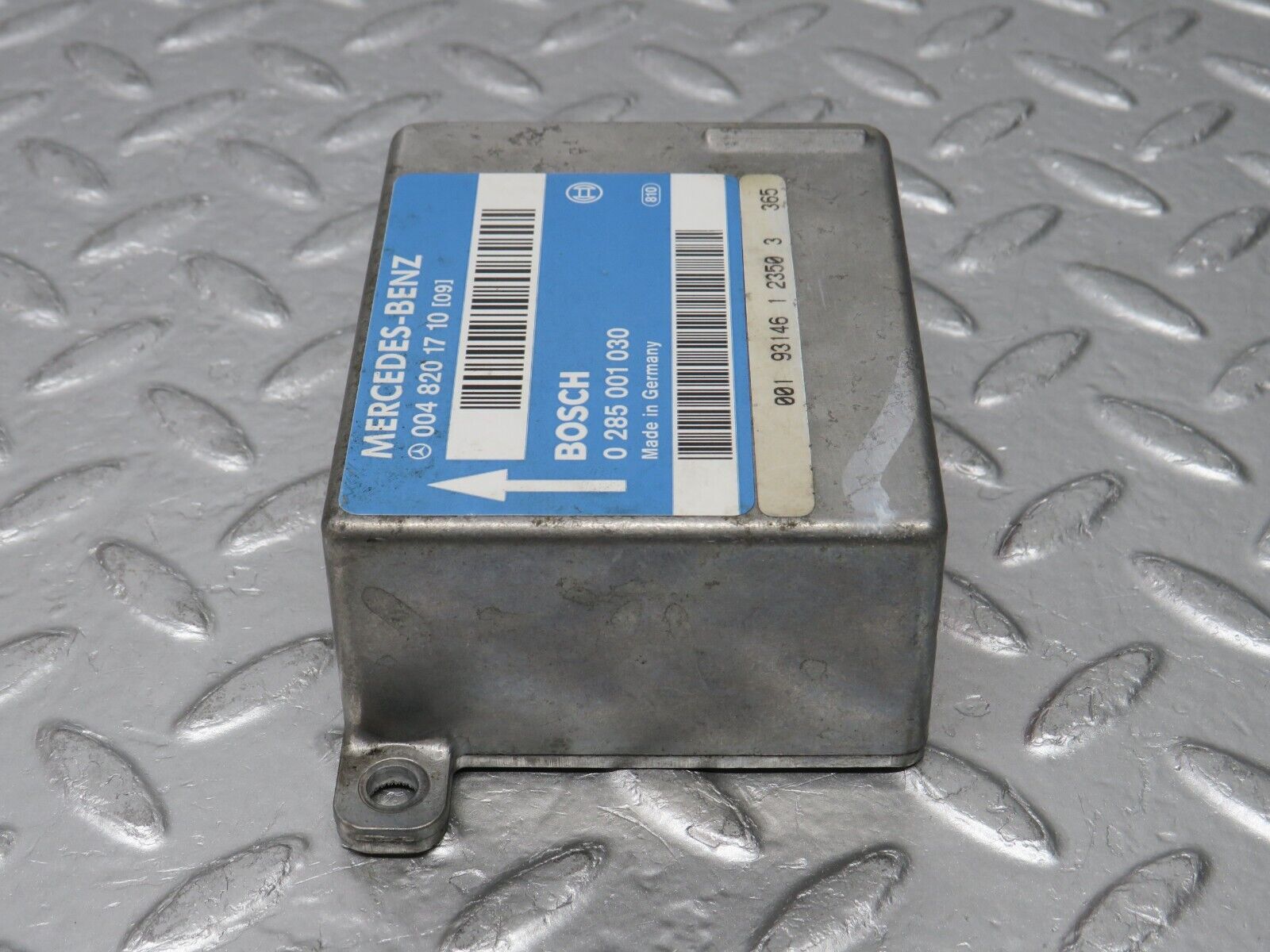 31331 Mercedes-Benz S124 220TE Wagon Air Bag Control Unit Bosch 0048201710