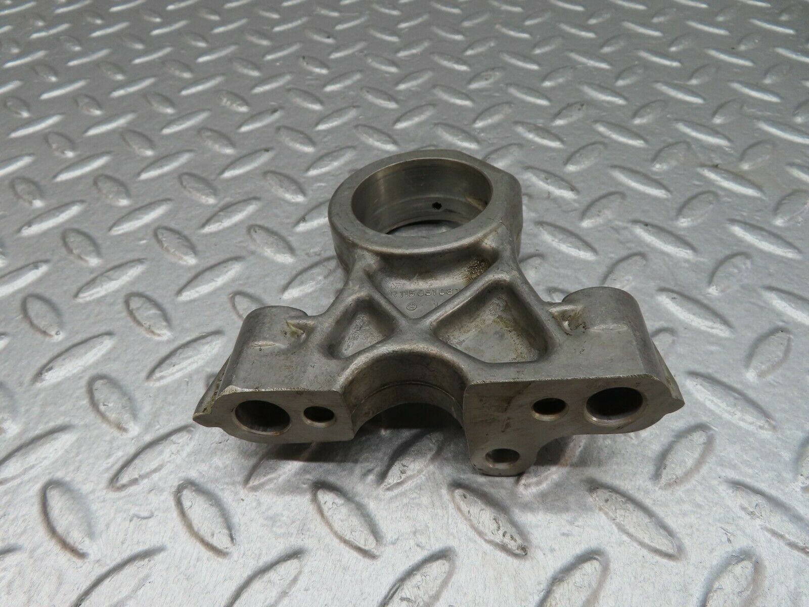 18035 Mercedes-Benz W123 200 Camshaft Tower Bearing 1150510812