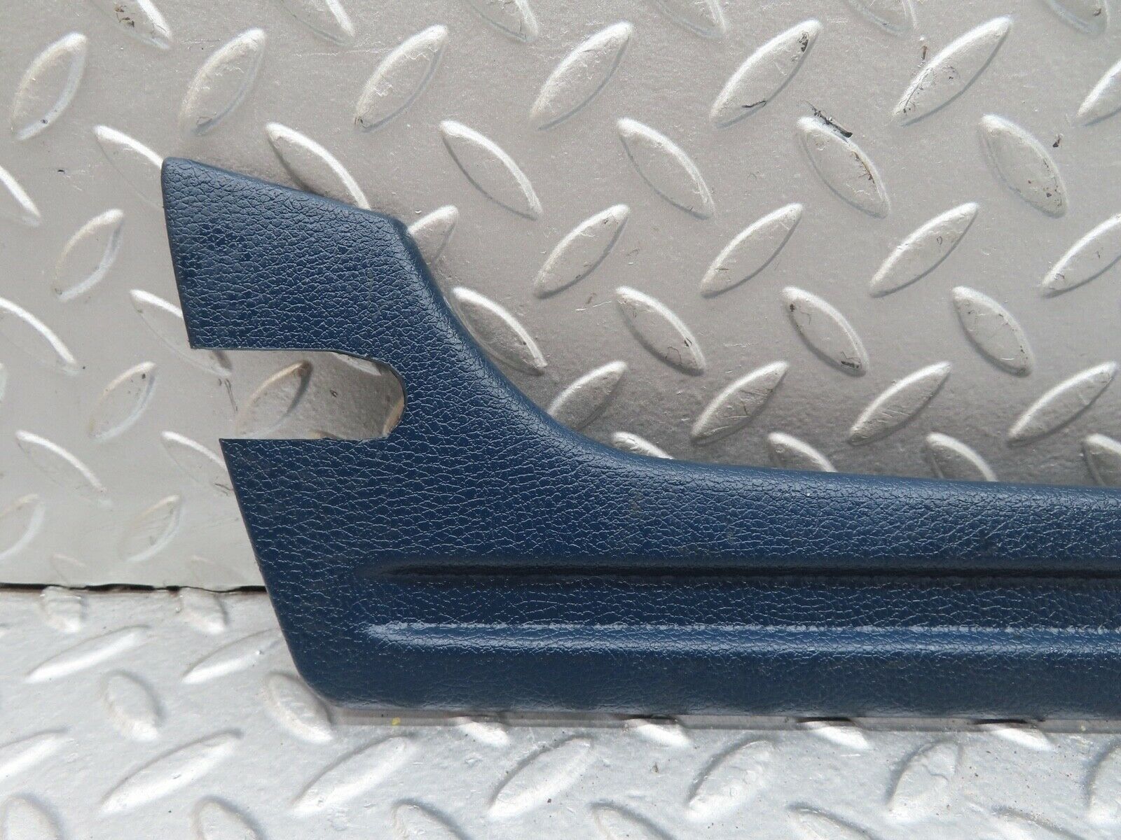 18134 Mercedes-Benz W123 200 Front Seat Cover Trim Left Side Blue 1239190120