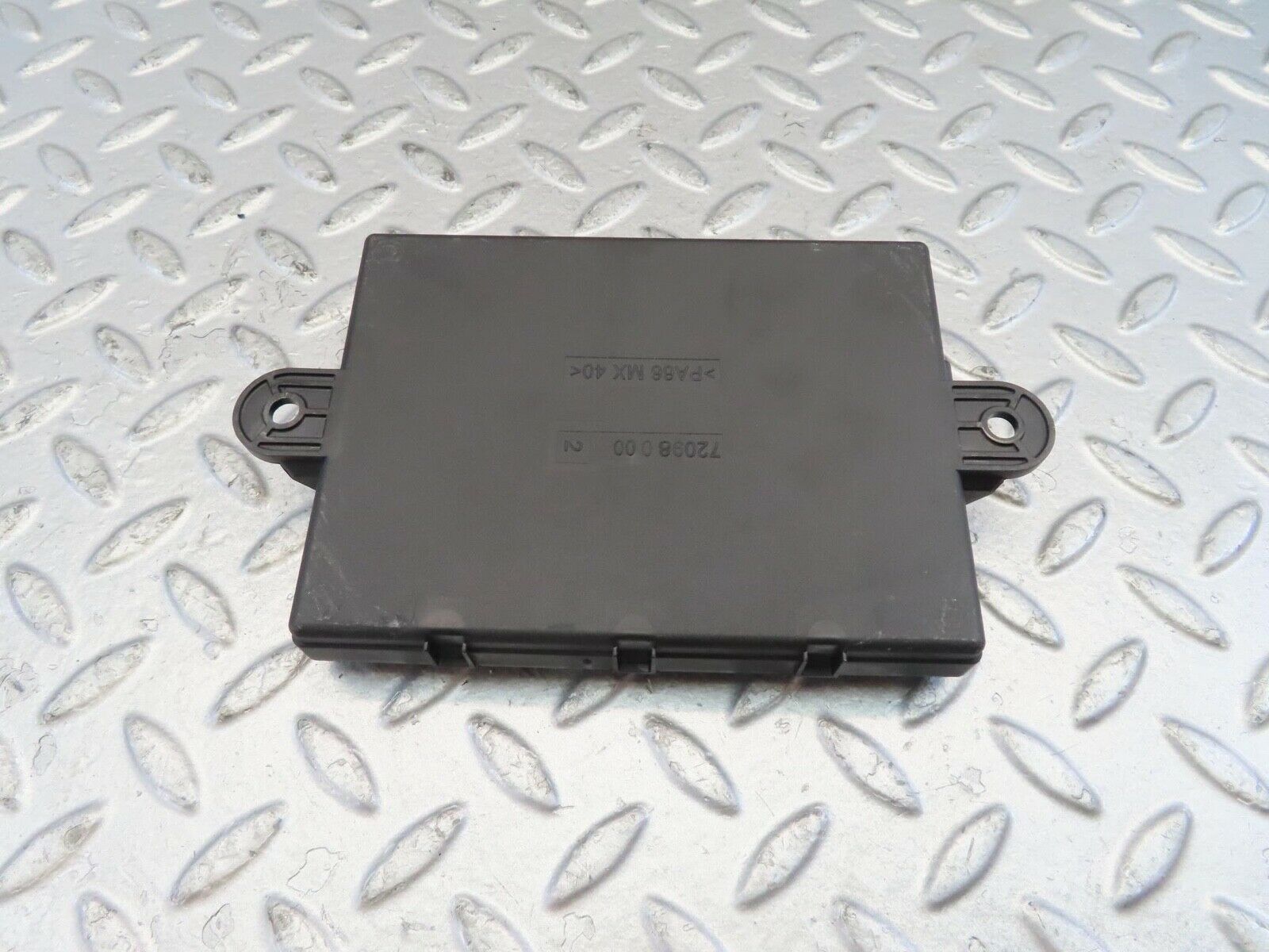 11084 Mercedes-Benz W221 S320 Rear Door Control Unit 2218702287