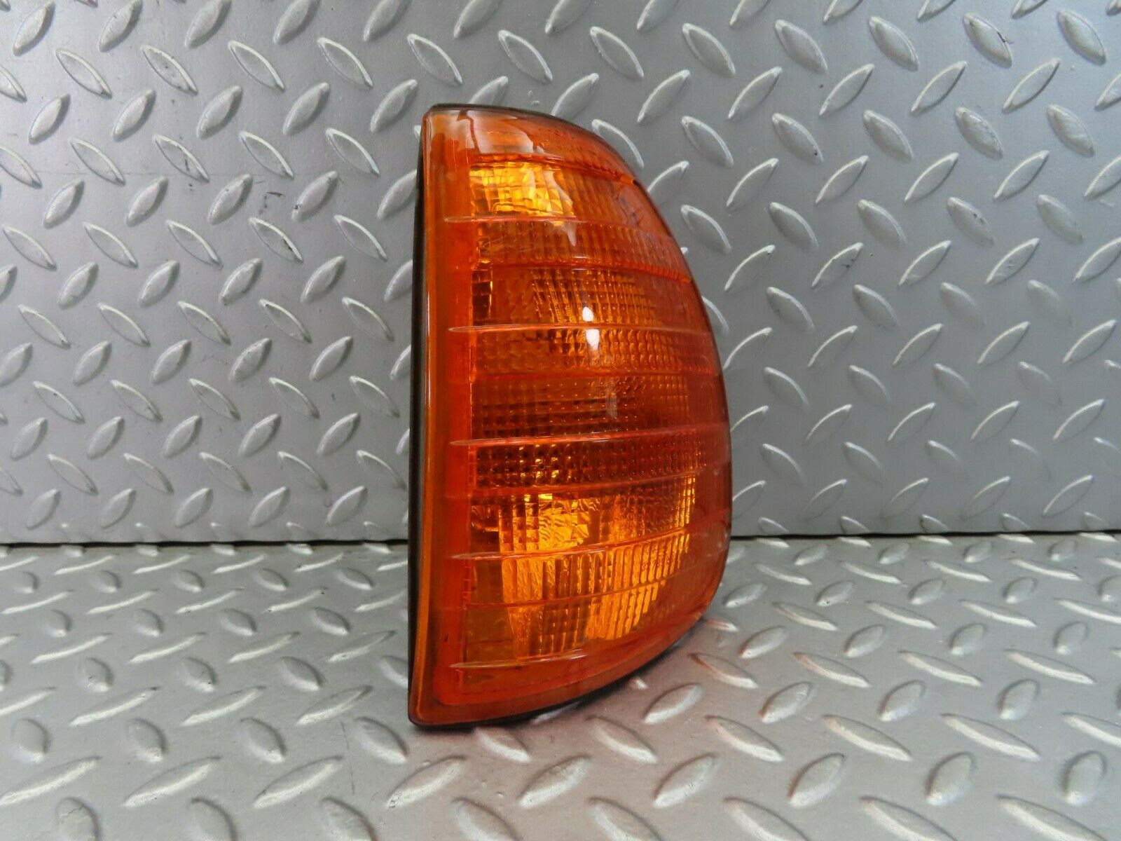 8064 Mercedes-Benz W123 Indicator Light Front Left Bosch