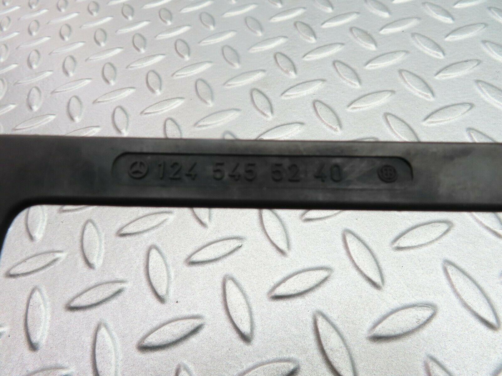 5398 Mercedes-Benz W124 230E Ecu And Relay Bracket 1245455240