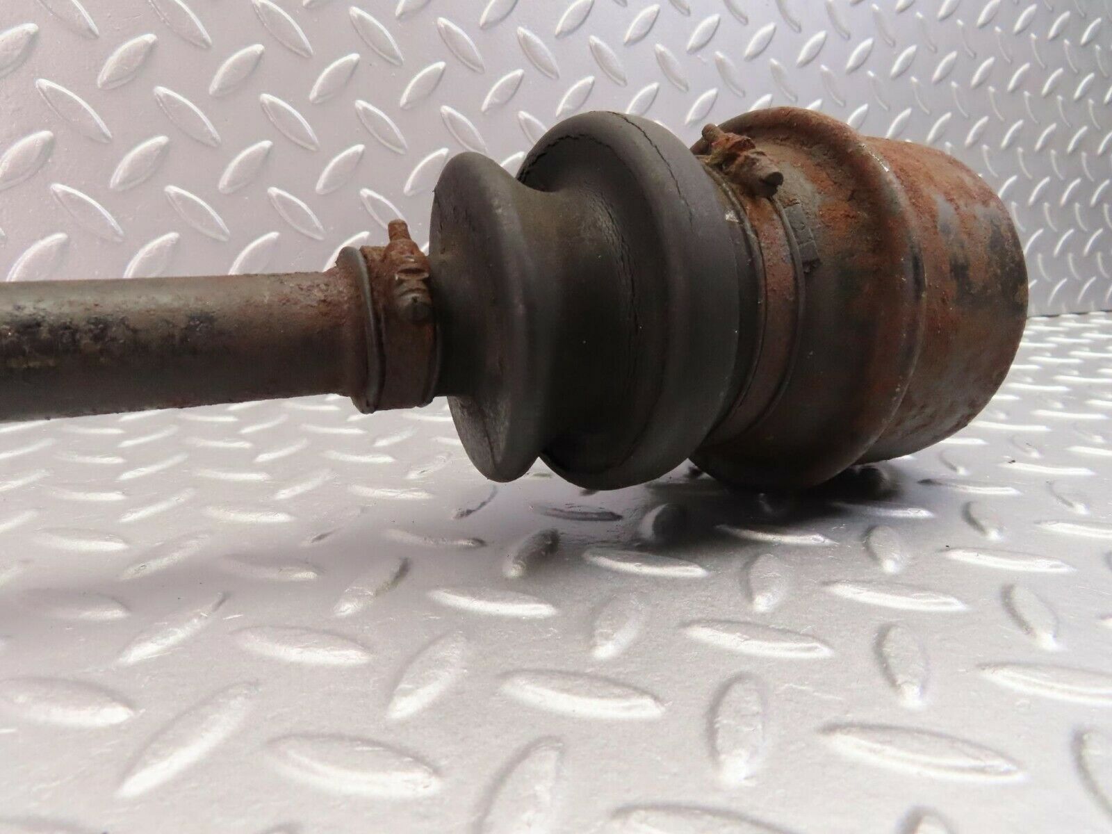 9781 Mercedes-Benz W115 220D Axle Shaft Drive Shaft