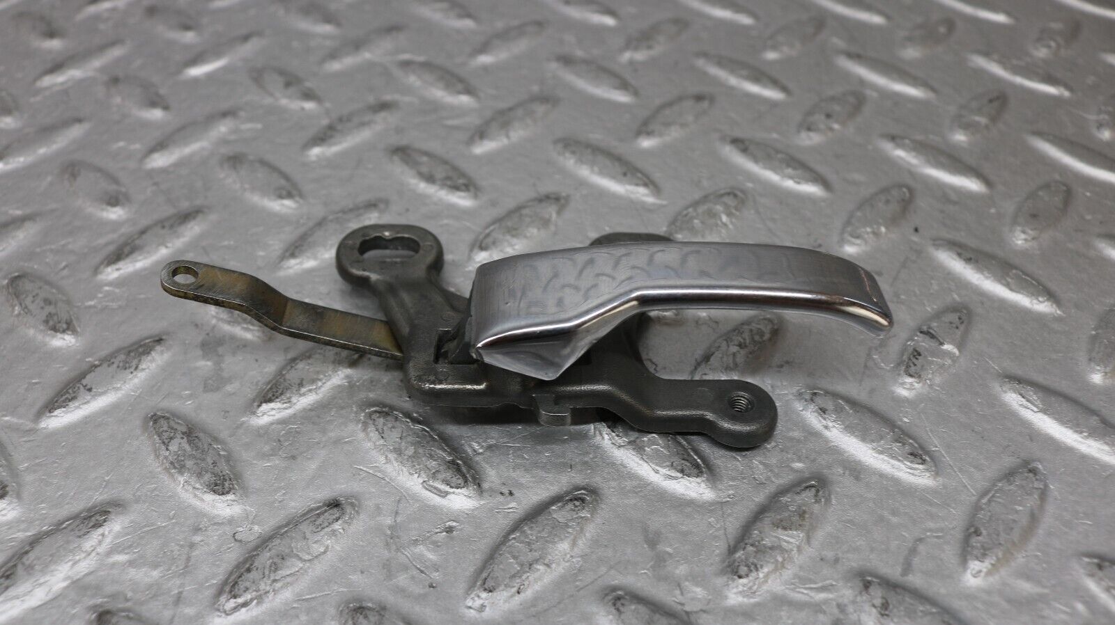 37262 Mercedes-Benz W109 300SEL Front Right Interior Door Handle 1107660419