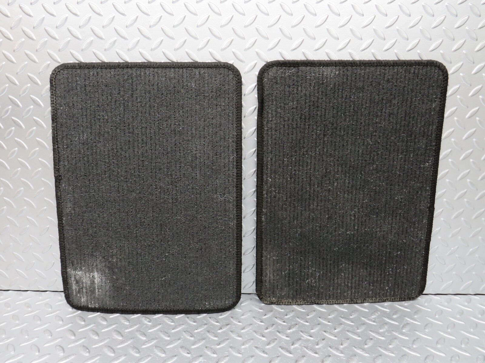 39047 Mercedes-Benz W201 190E 2.6L Rear Floor Mat 2x
