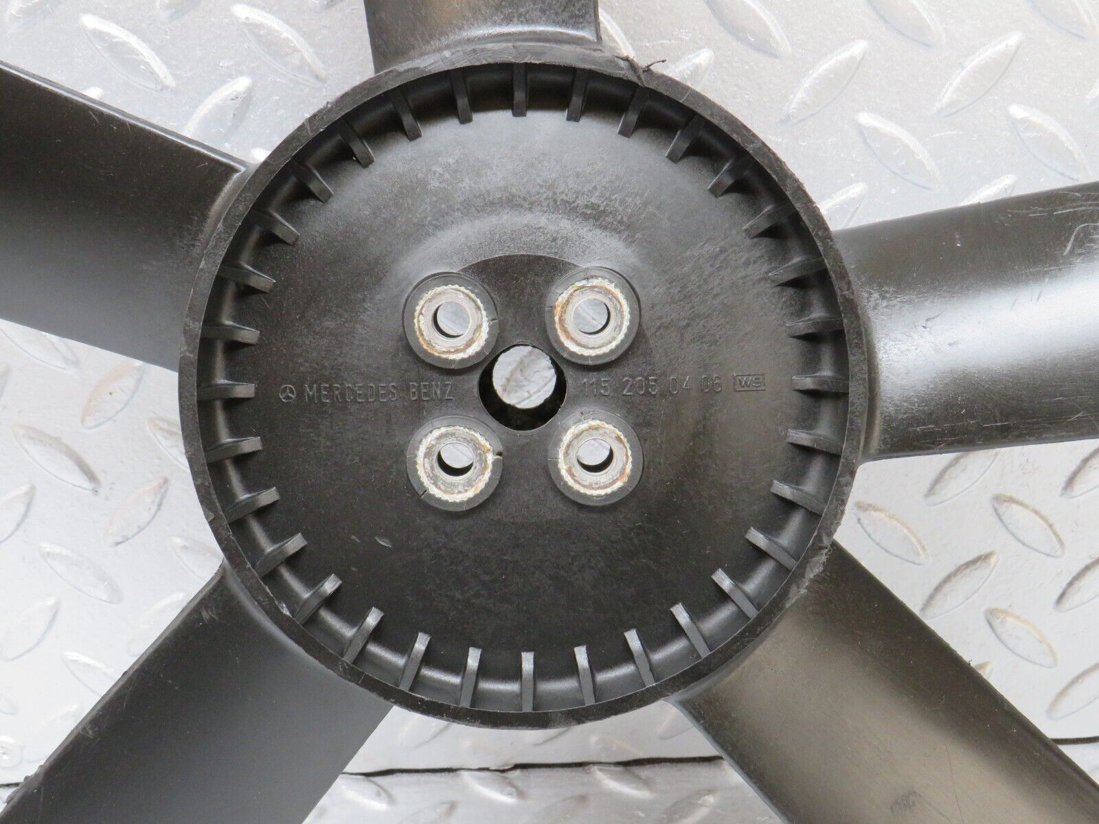 35921 Mercedes-Benz 240D OM616.912 Engine Cooling Fan & Fan Spacer 1152050406