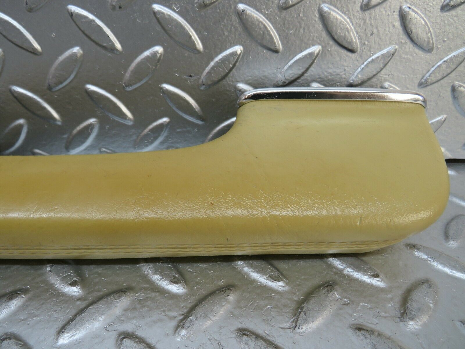 23932 Mercedes-Benz W123 280E Right Interior Door Handle Beige 1239702001