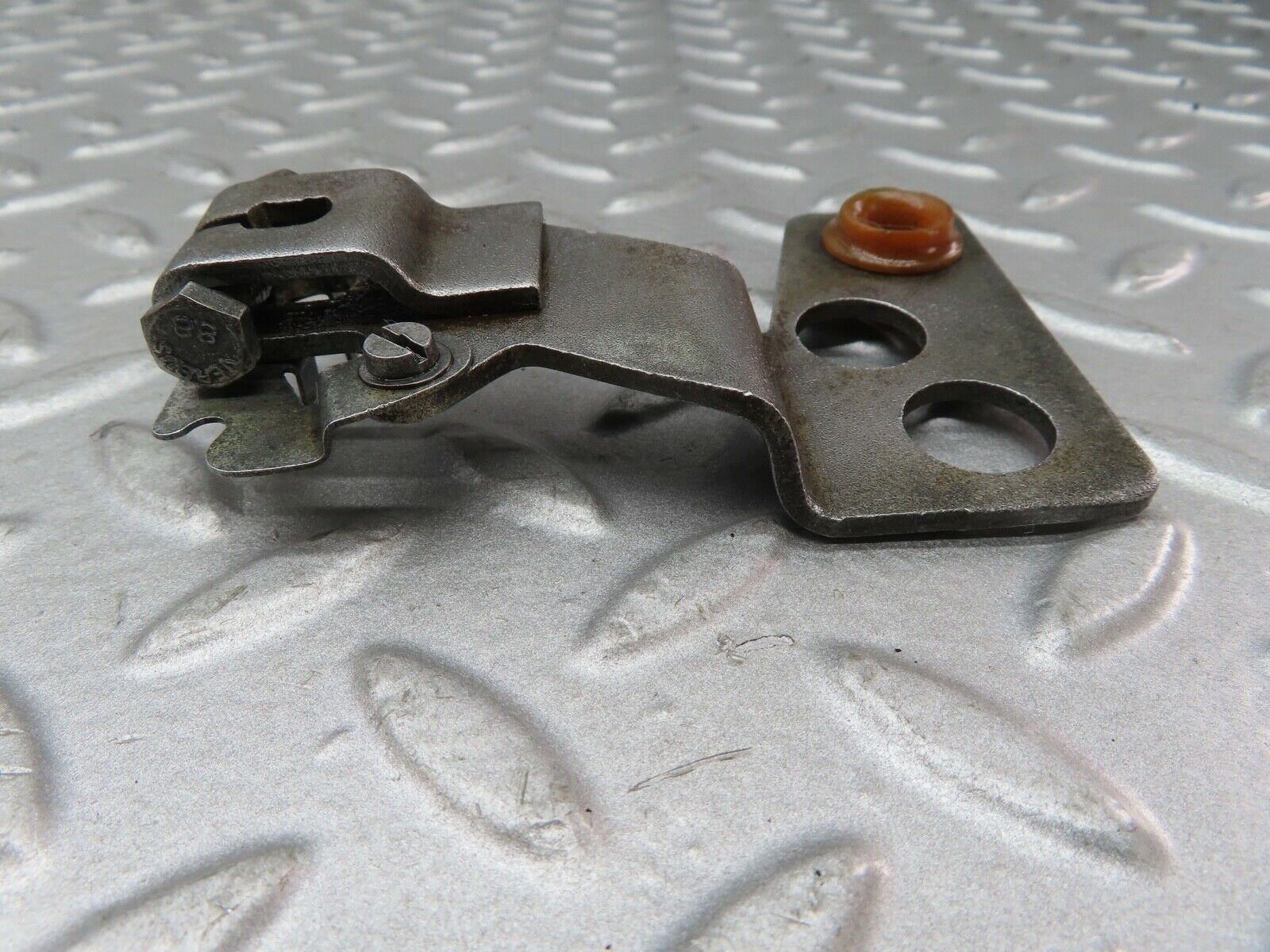 17814 Mercedes-Benz W116 450SEL Gearbox Linkage Bracket