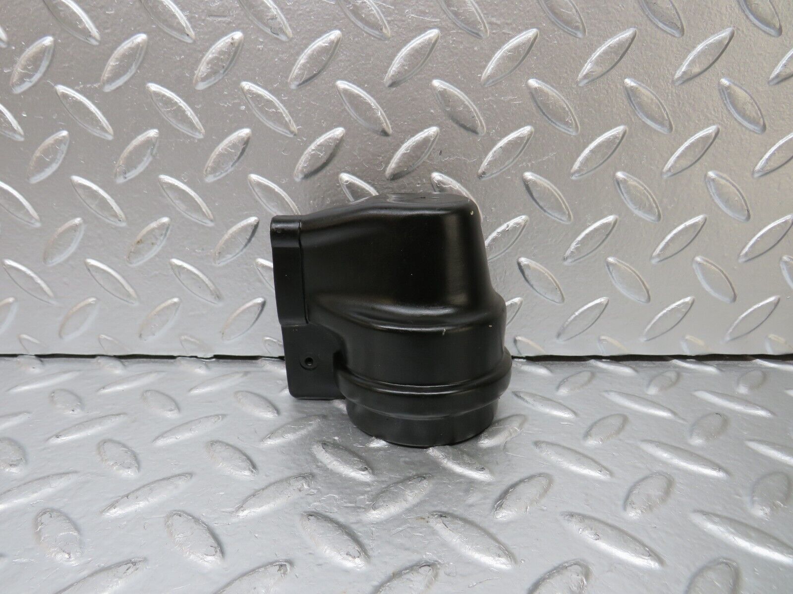 25592 Mercedes-Benz W123 200 Ignition Coil Protective Cap 0001581785