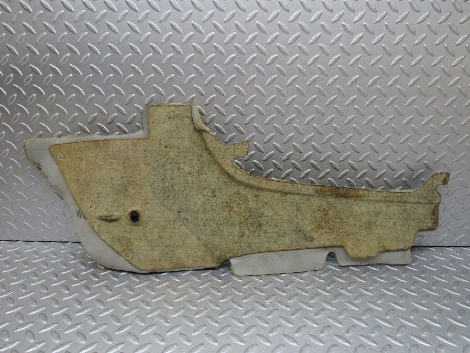 36591 Mercedes-Benz W201 190E 2.0L Centre Console Carpet Right Side Beige