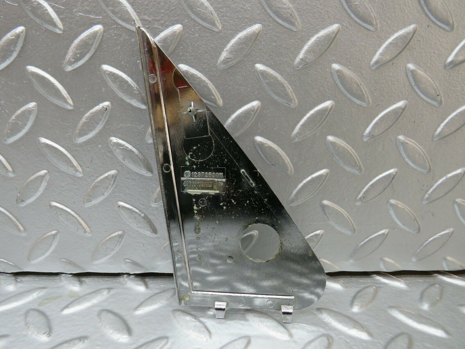 23986 Mercedes-Benz W123 280E Mirror Triangle Cover Right 1237250811
