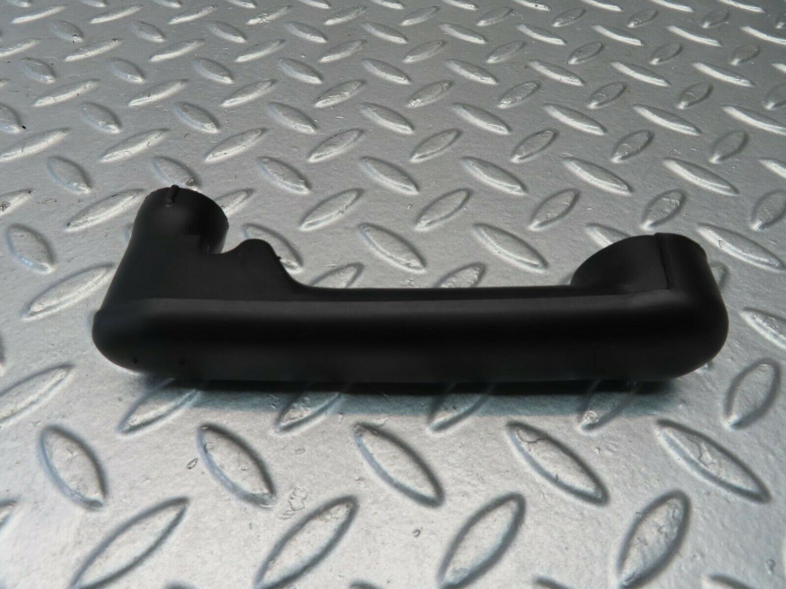 11450 Mercedes-Benz C123 230CE Coupe Crankcase Breather Pipe 1020942682