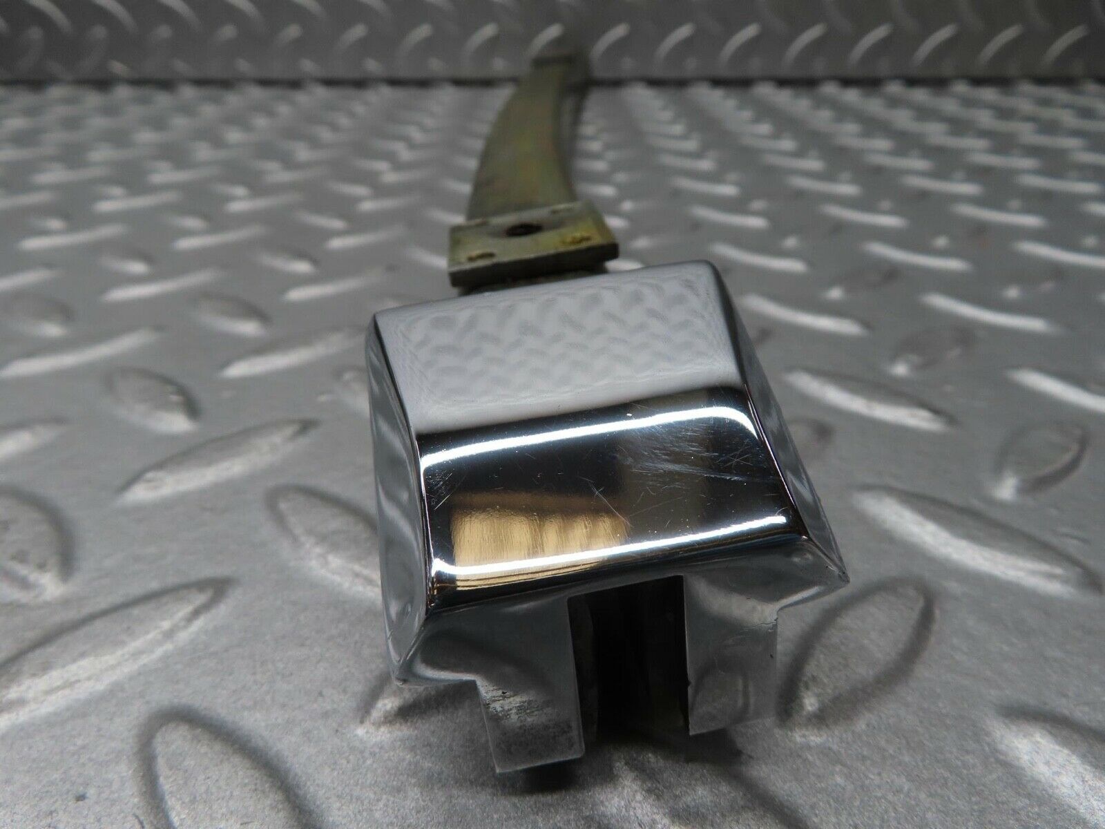 16739 Mercedes-Benz C107 380SLC Right Door Rear Window Channel