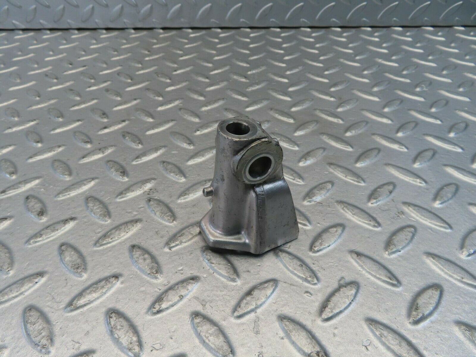 10971 Mercedes-Benz W115 220D Rocker Arm Support 6150550110