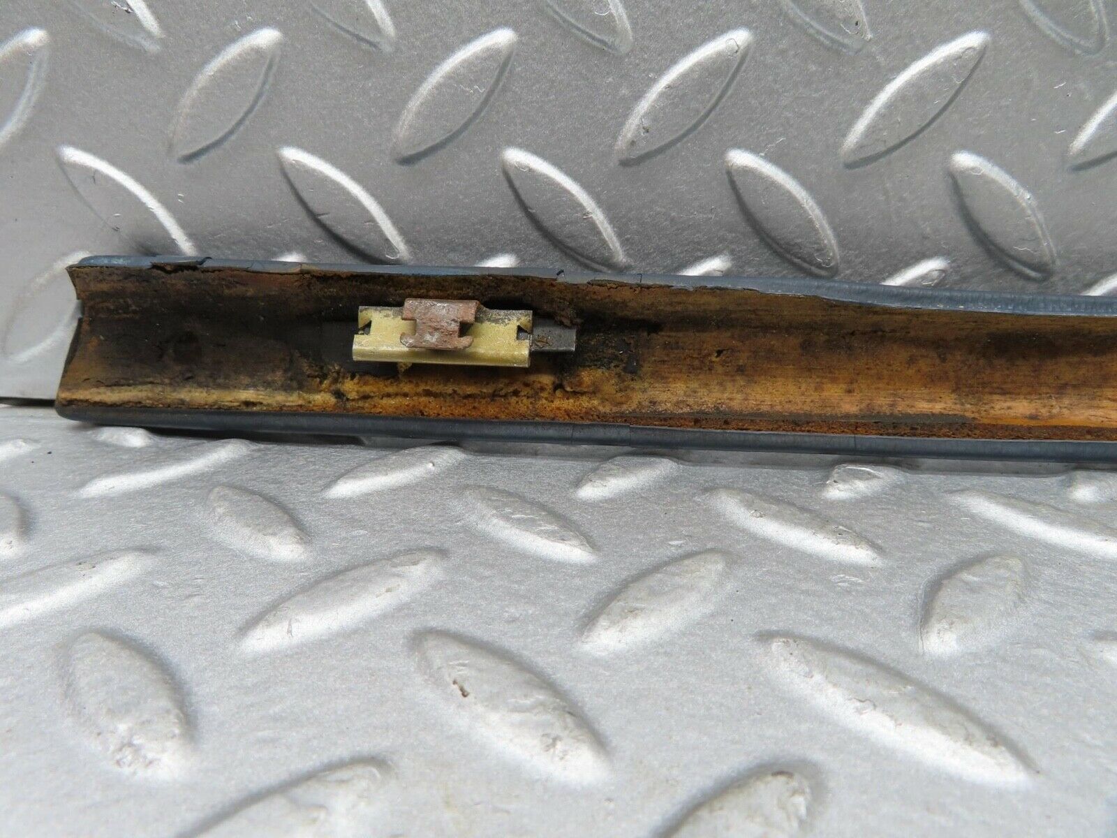 14185 Mercedes-Benz C107 280 SLC Interior Quarter Window Trim Rear Left