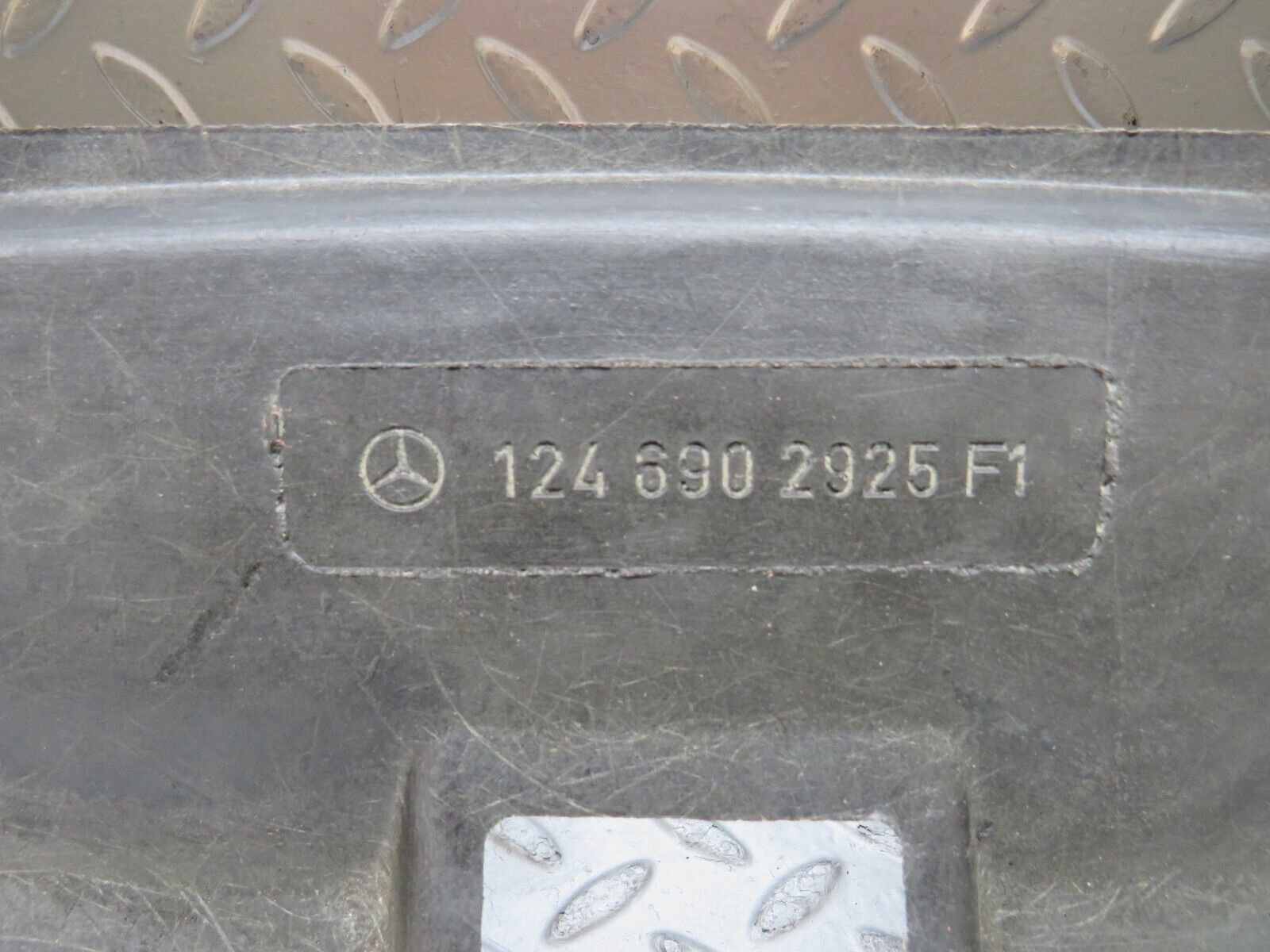 27532 Mercedes-Benz S124 300TE Wagon Headlining Roof Panel Beige 1246902925