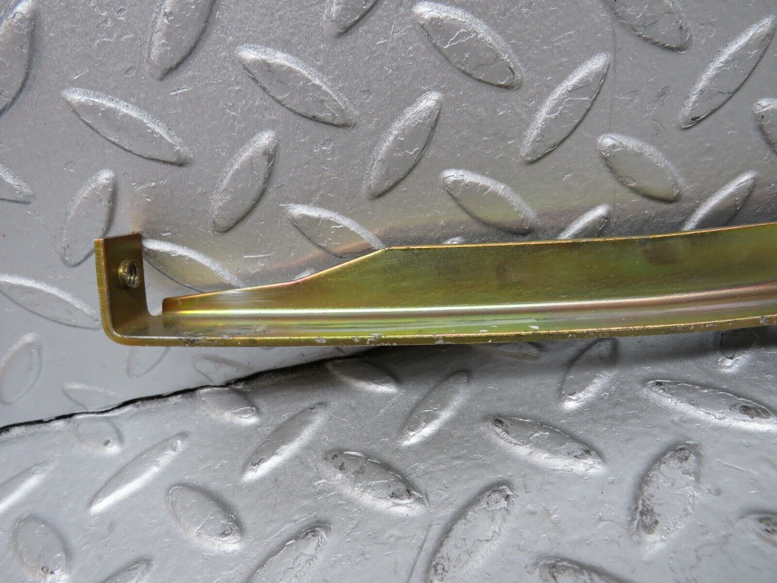 36864 Mercedes-Benz C126 420SEC Coupe Right Door Window Channel