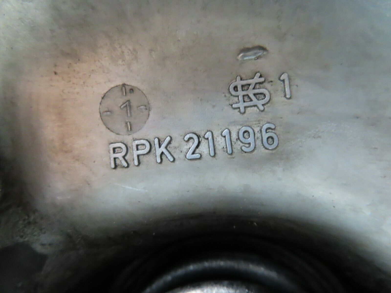 7982 Mercedes-Benz W115 220D Vacuum Pump Pierburg DB/u5 1116